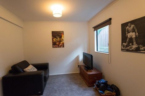 Photo of property in 33 Saint Aidans Way, Tawa, Wellington, 5028