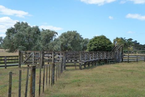 Photo of property in 93 Uretiti Road, Waipu, 0582