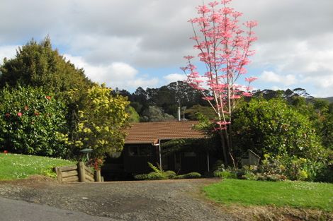 Photo of property in 6 Staley Road, Parau, Auckland, 0604