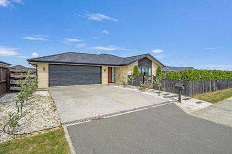 Photo of property in 4 Shillingford Boulevard, Rolleston, 7615