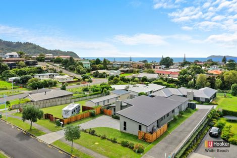 Photo of property in 15 Browns Drive, Waihi Beach, 3611