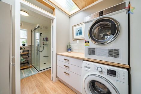 Photo of property in 6 Puriri Street, Eastbourne, Lower Hutt, 5013