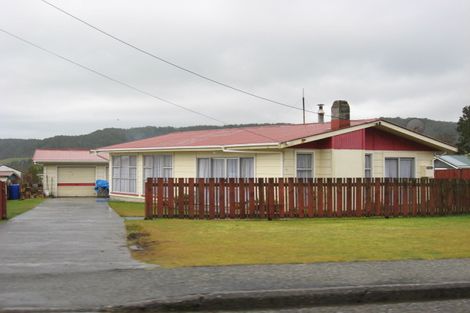 Photo of property in 7 Mawhera Street, Dobson, Greymouth, 7805