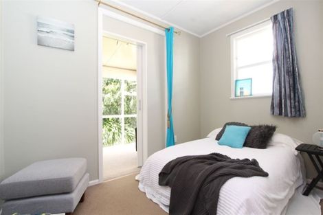 Photo of property in 81 Beazley Avenue, Paparangi, Wellington, 6037