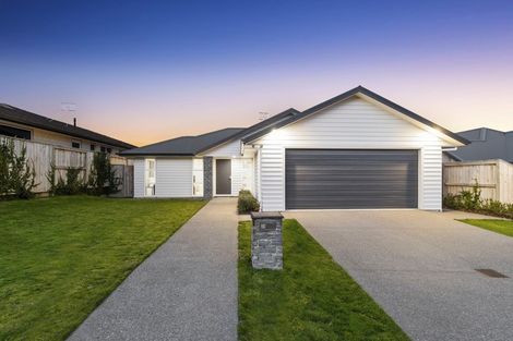 Photo of property in 24 Penetaka Heights, Pyes Pa, Tauranga, 3112