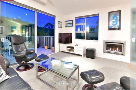 Photo of property in 117 Roberta Crescent, Orewa, 0931