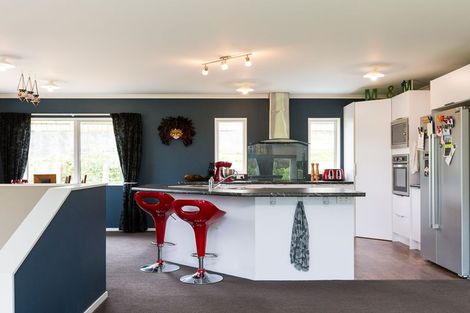 Photo of property in 14 Willowstream Grove, Cloverlea, Palmerston North, 4412