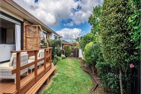 Photo of property in 2/77 Aberfeldy Avenue, Highland Park, Auckland, 2010