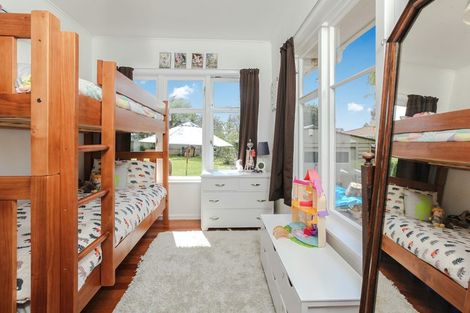 Photo of property in 733 Te Atatu Road, Te Atatu Peninsula, Auckland, 0610