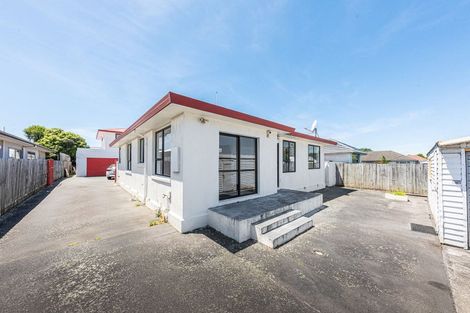 Photo of property in 122 Yaldhurst Road, Sockburn, Christchurch, 8042