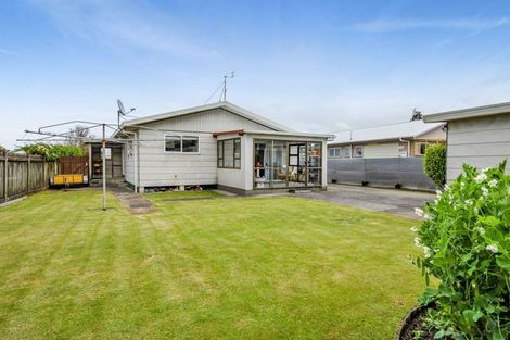Photo of property in 18 Kamahi Avenue, Hawera, 4610