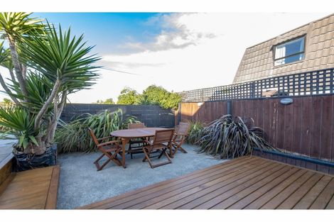 Photo of property in 523 Marine Parade, South New Brighton, Christchurch, 8062