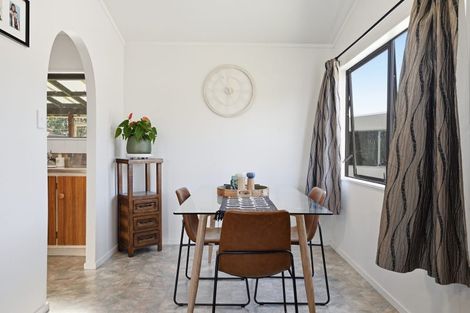 Photo of property in 5 Ngareta Road, Mourea, Rotorua, 3074