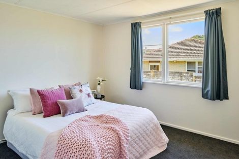 Photo of property in 130 Arahura Crescent, Waitangirua, Porirua, 5024