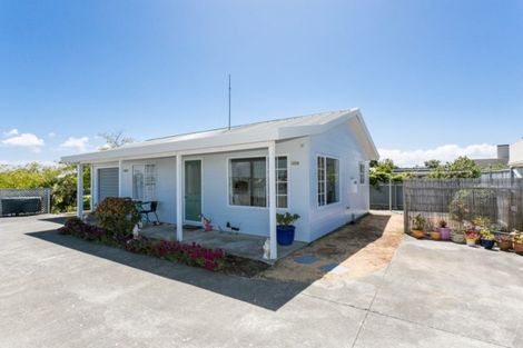 Photo of property in 2/64 The Esplanade, Westshore, Napier, 4110