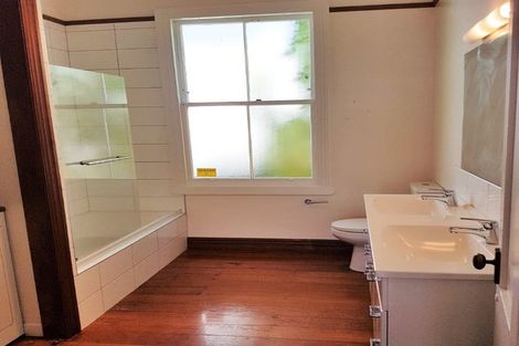 Photo of property in 1/12 Roslyn Terrace, Devonport, Auckland, 0624