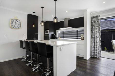 Photo of property in 15 Maple Grove, Kingston, Wellington, 6021