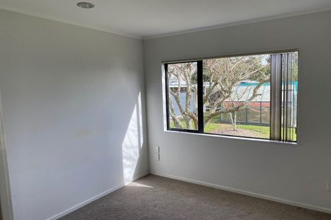 Photo of property in 6 Barnes Road, Redwood, Christchurch, 8051