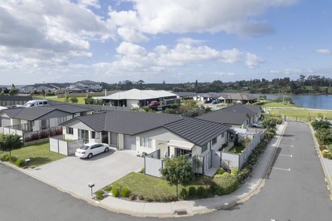 Photo of property in Waterview Estate, 31/4 Greystone Place, Omokoroa, 3114