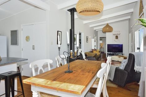 Photo of property in 2 Koura Crescent, Mahia, Nuhaka, 4198