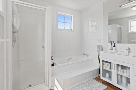 Photo of property in 20 Sunset Street, Hilltop, Taupo, 3330