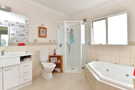 Photo of property in 1177 Whangaparaoa Road, Gulf Harbour, Whangaparaoa, 0930