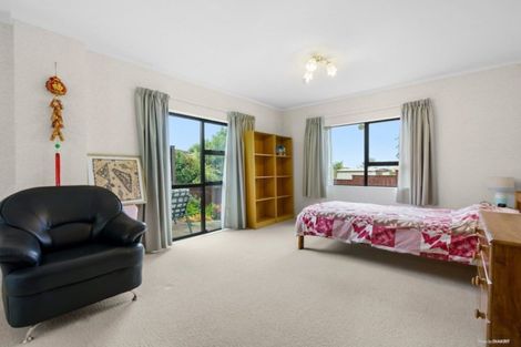 Photo of property in 1/74 Dalwhinnie Parade, Highland Park, Auckland, 2010