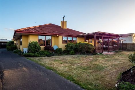 Photo of property in 14 Rowan Place, Mosgiel, 9024