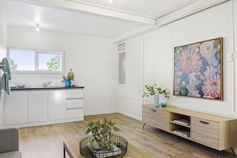 Photo of property in 31 Cameron Road, Waiuku, 2681