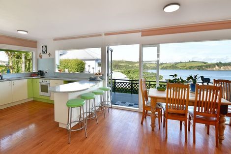 Photo of property in 76a Shakespear Road, Army Bay, Whangaparaoa, 0930