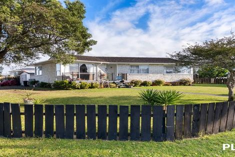 Photo of property in 2 Awakino Place, Manurewa, Auckland, 2102