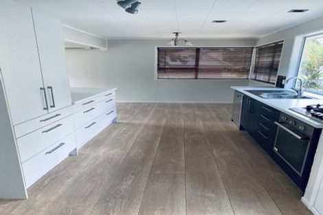 Photo of property in 23 Gibbs Crescent, Red Hill, Papakura, 2110