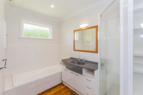 Photo of property in 432 Kawiu Road, Levin, 5510