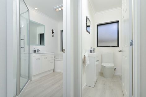 Photo of property in 4 Mangakoea Place, St Andrews, Hamilton, 3200