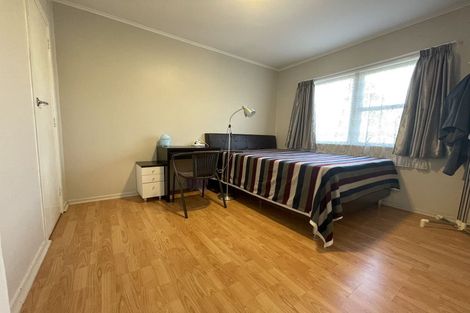 Photo of property in 1 Chartwell Avenue, Glenfield, Auckland, 0629