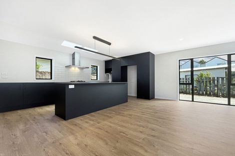 Photo of property in Peninsula Primary School, 61 Wharf Road, Te Atatu Peninsula, Auckland, 0610