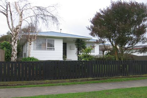 Photo of property in 35 Rhodes Drive, Kelvin Grove, Palmerston North, 4414