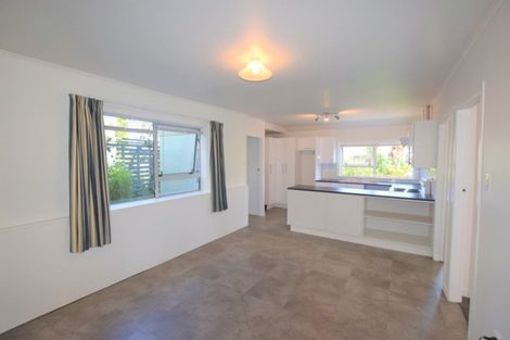 Photo of property in 19 Cleve Road, Green Bay, Auckland, 0604