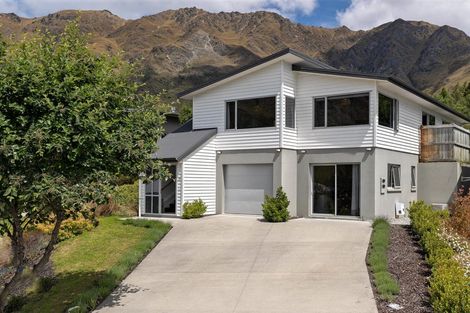 Photo of property in 30b Harrys Close, Arthurs Point, Queenstown, 9371