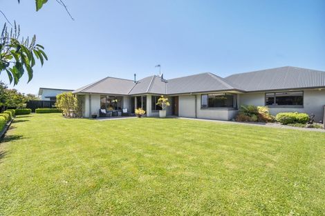 Photo of property in 5 Rodeo Drive, Kelvin Grove, Palmerston North, 4414