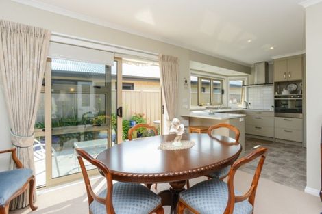 Photo of property in 6 Gregory Grove, Clive, 4102