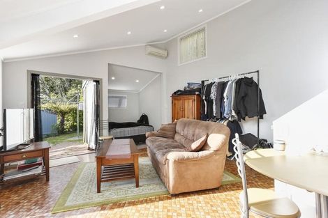 Photo of property in 807 West Coast Road, Oratia, Auckland, 0604