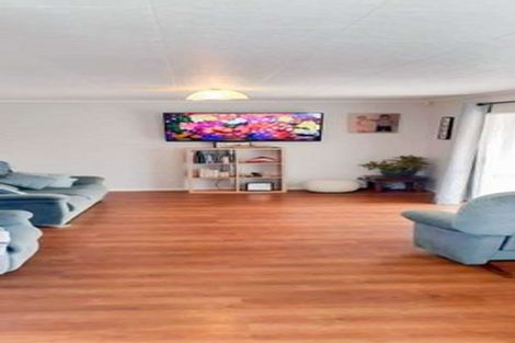 Photo of property in 14 Balwyn Place, Clendon Park, Auckland, 2103