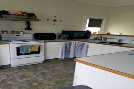 Photo of property in 1 Colonel Place, Featherston, 5710