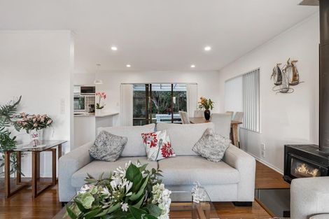 Photo of property in 88b West Harbour Drive, West Harbour, Auckland, 0618