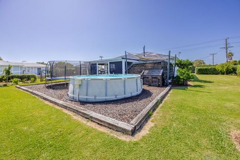 Photo of property in 21 Pitt Street, Clive, 4102