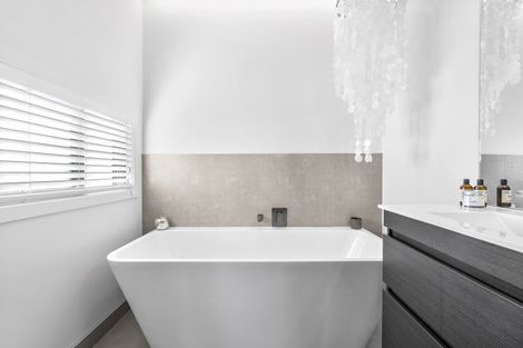 Photo of property in 8/17 Victoria Road, Mount Maunganui, 3116