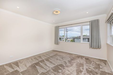 Photo of property in 177 Coronation Road, Hillcrest, Auckland, 0627