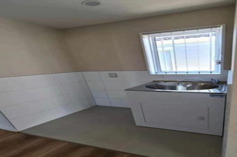 Photo of property in 14 Larissa Avenue, Henderson, Auckland, 0610