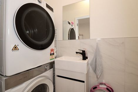 Photo of property in 22 Toanga Place, Mount Wellington, Auckland, 1062